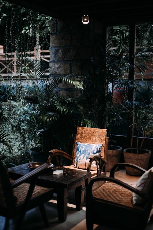 Tips for Creating a Cozy and Inviting Outdoor Living Space